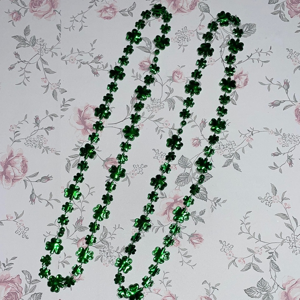 St. Patrick's Day Party Set - Green and White NWT - Picture 4 of 10